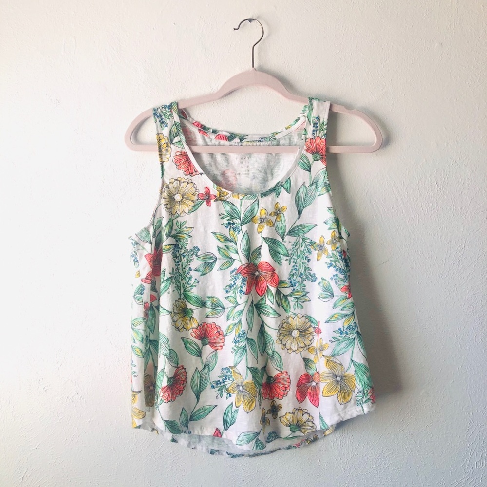 🎉 Final Price NWOT a new day floral tank top D13